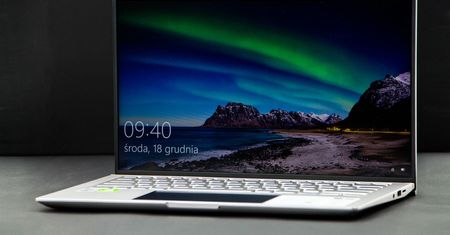 Asus ZenBook UX434 - ultrabook z dodatkowym ekranem ScreenPad 2.0 w touchpadzie