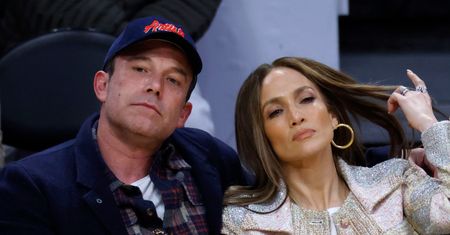 Jennifer Lopez i Ben Affleck SPRZEDAJĄ willę za 260 milionów złotych, którą kupili po ślubie! Tabloid "przyłapał" ich na spotkaniu