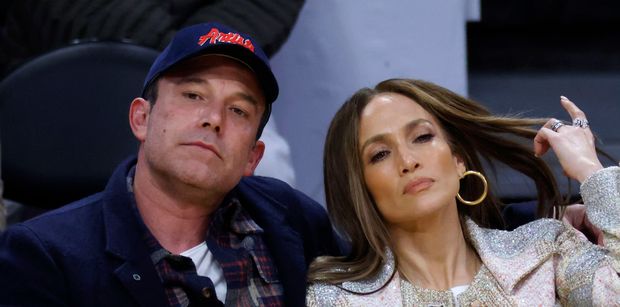 Jennifer Lopez i Ben Affleck SPRZEDAJĄ willę za 260 milionów złotych, którą kupili po ślubie! Tabloid "przyłapał" ich na spotkaniu