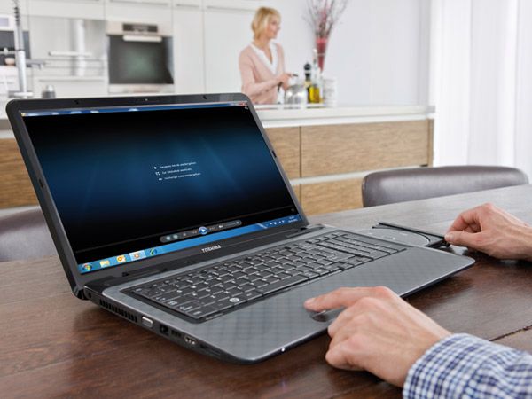 Ofensywa Toshiby - 10 nowych laptopów Satellite z serii L700 3