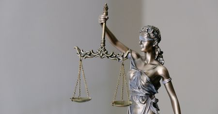 Mediacje sądowe jako narzędzie rozwiązywania konfliktów - kiedy warto z nich skorzystać?