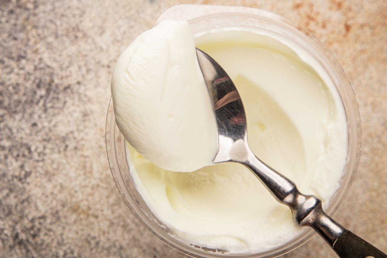 Zwykłe jogurty wypadają na jego tle blado. Napakowany białkiem, prawie nie zawiera tłuszczu