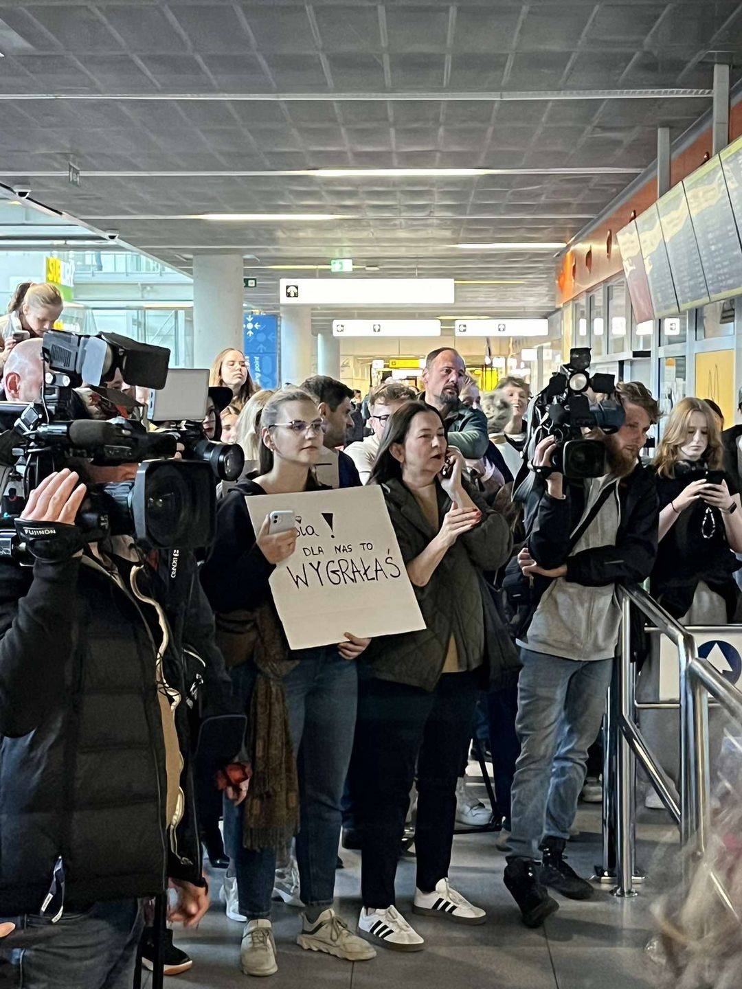 Tak fani witali Justynę Steczkowską na lotnisku 