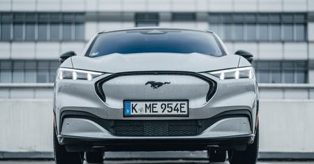Bloomberg: Ford może zwolnić nawet 8 tys. osób, by wesprzeć rozwój elektromobilności