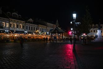 Samorządy dostaną więcej pieniędzy. Część z oszczędności wyłącza oświetlenie uliczne