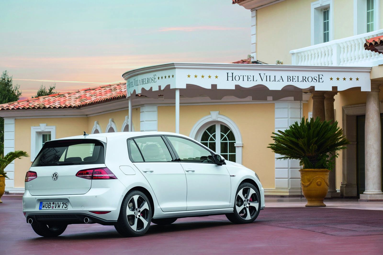 Volkswagen Golf VII GTI - efektowne zdjęcia rasowego hot-hatcha [galeria] 9