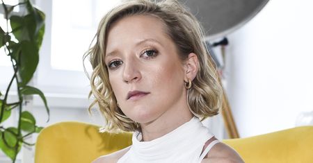 Lara Gessler cierpi na przewlekłą chorobę. Odziedziczyła ją też jej maleńka córeczka