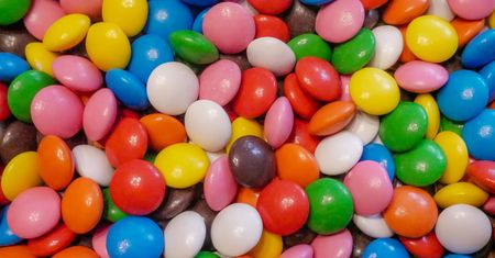 Popularne cukierki Lentilky znikają z fabryk. Czesi kończą produkcję