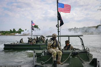 Politico o planach USA. Z Europy mają zniknąć m.in. samoloty bojowe