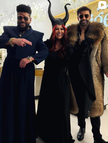 Halloween. Krzysztof i Maja Rutkowscy z przyjacielem