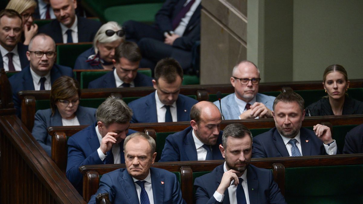 Przedstawiciele rządu Donalda Tuska w ławach sejmowych