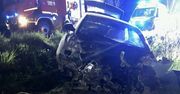 Tragedia pod Przasnyszem. 30-latek zginął po uderzeniu auta w drzewo