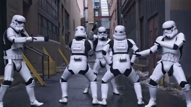 Twerking w wykonaniu Szturmowców. Co na to Darth Vader? 1