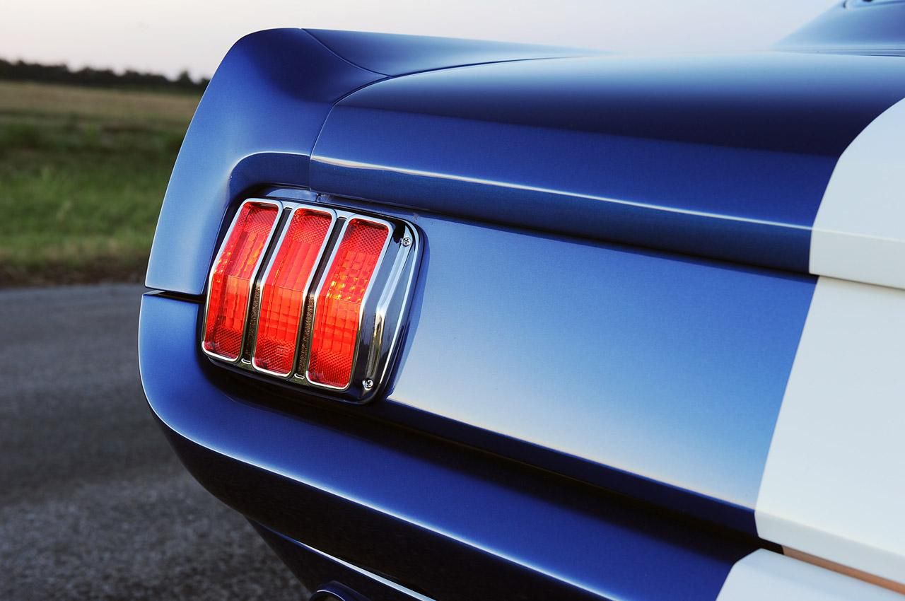 Classic Recreations 1966 Shelby GT350CR na efektownych zdjęciach [galeria] 18
