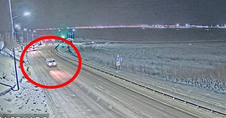 Tajemniczy konwój o północy. Tak przewozili ciało Nawalnego?