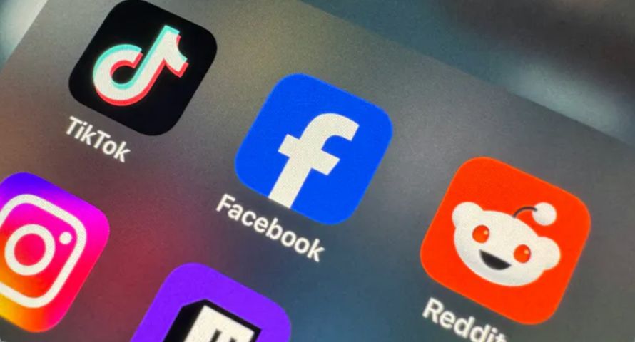 Ekspertka alarmuje ws. social mediów w Polsce. "Prawo nie chroni dzieci"