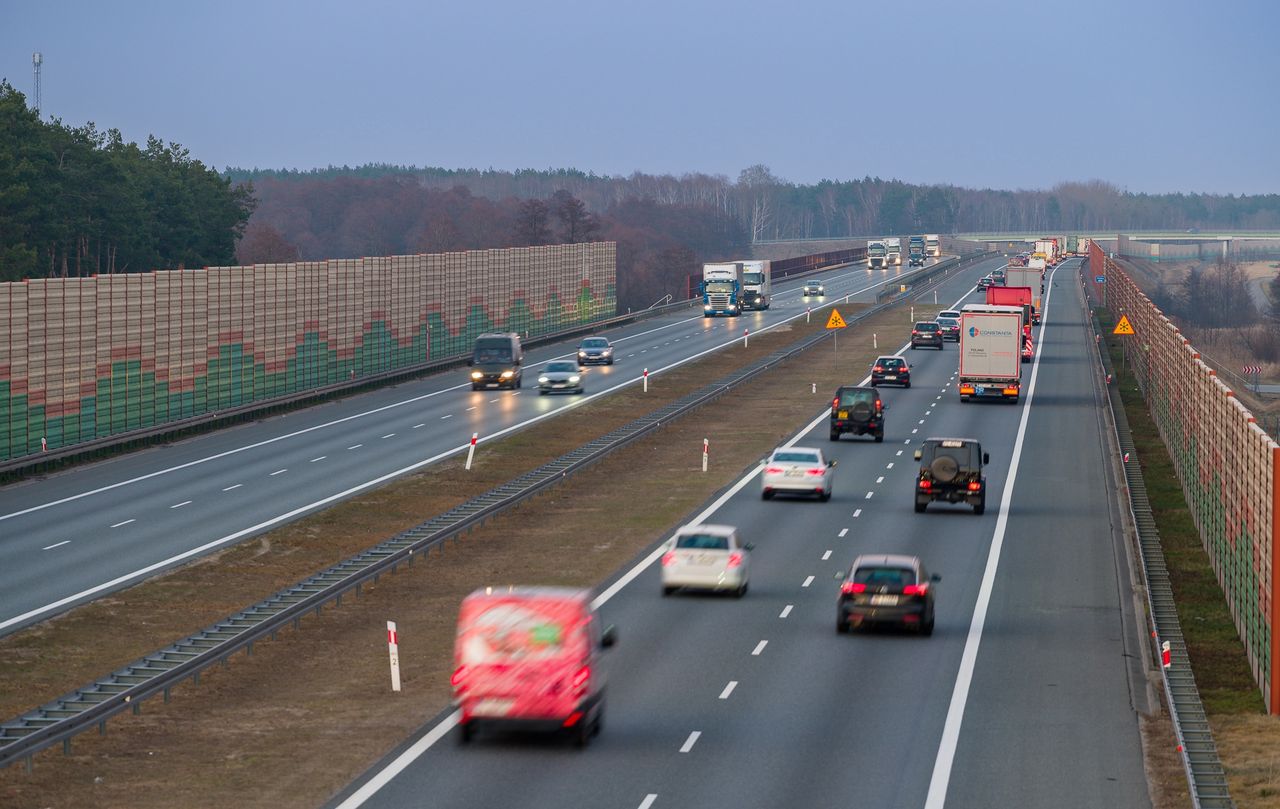 Rząd planuje znieść opłaty na państwowych odcinkach autostrad z początkiem lipca