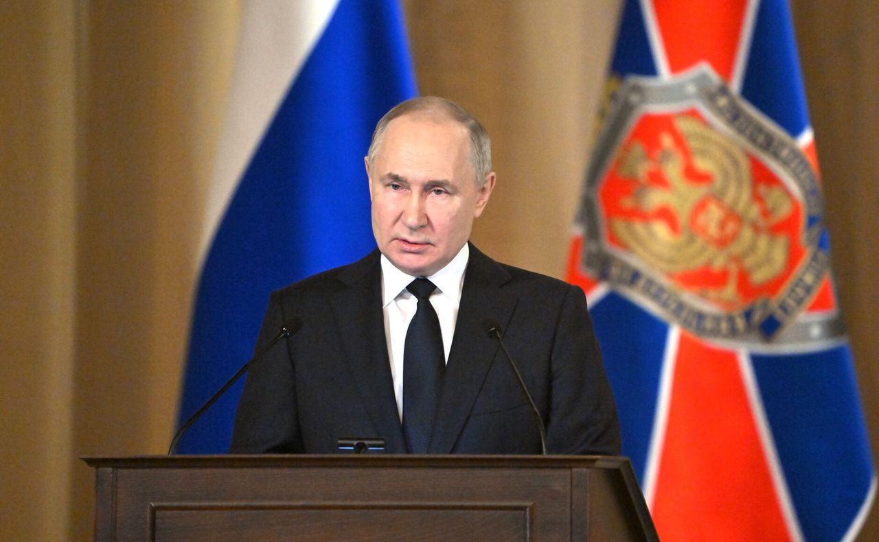 Putin accuses West and Kiev of adopting "terrorist tactics" in conflict