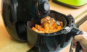 Czy air fryer zużywa mniej prądu od piekarnika? Liczby nie kłamią