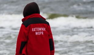 Atak na ratowników wodnych. Napastnik zakradł się nocą i ciął ich po twarzach