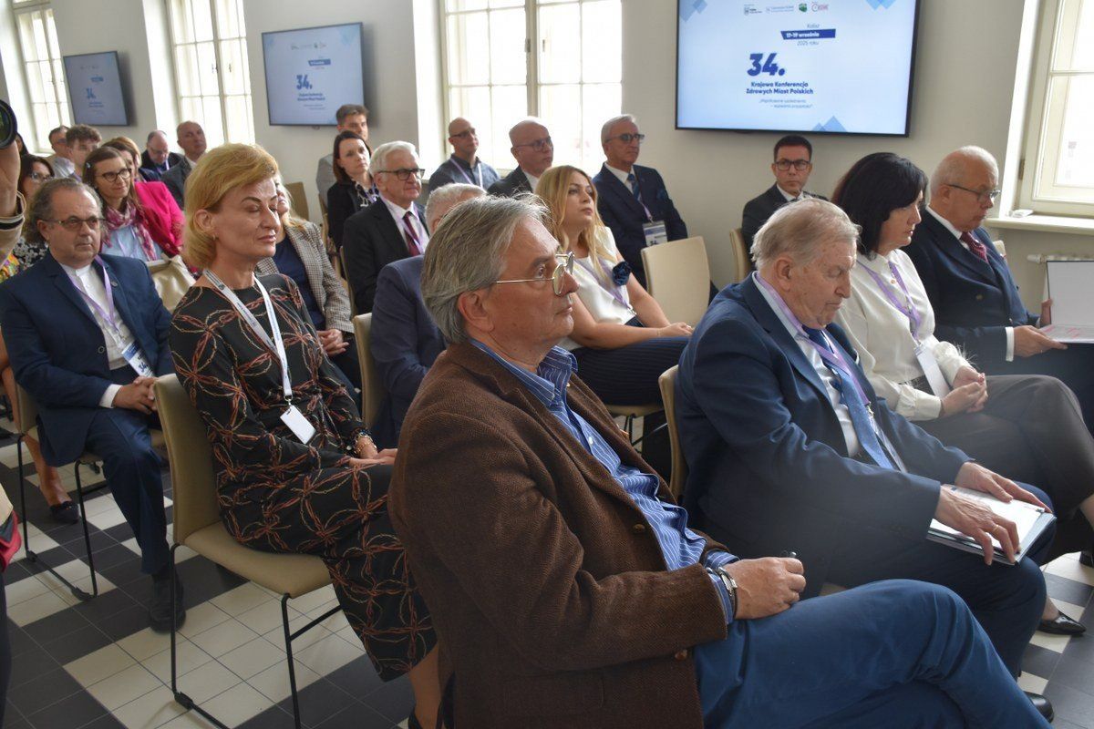 Konferencja Zdrowych Miast Polskich na Uniwersytecie Kaliskim. To spotkania przedstawicieli miast z całej Polski z ekspertami w dziedzinie zdrowi
