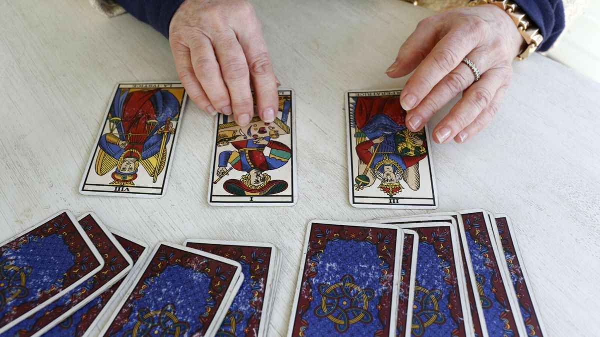 BSIP RM batch 17 February 2014
Tarot card reading
GODONG / BSIP