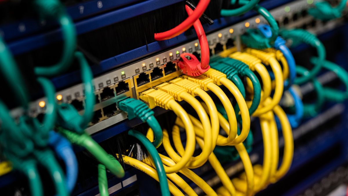 Klienci masowo zgłaszają problemy z działaniem internetu i telewizji UPC