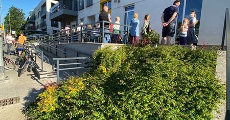 Kolonie bez dyskotek i odwiedzin rodziców. Będą za to dużo droższe