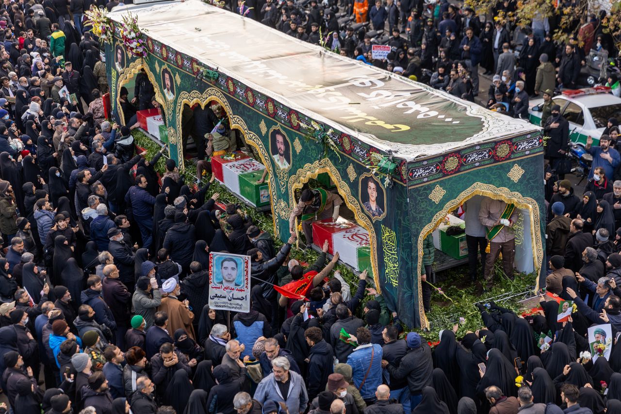 Strzegą pilnie sekretu. W zamian za pomoc Iranowi dostaną coś cennego