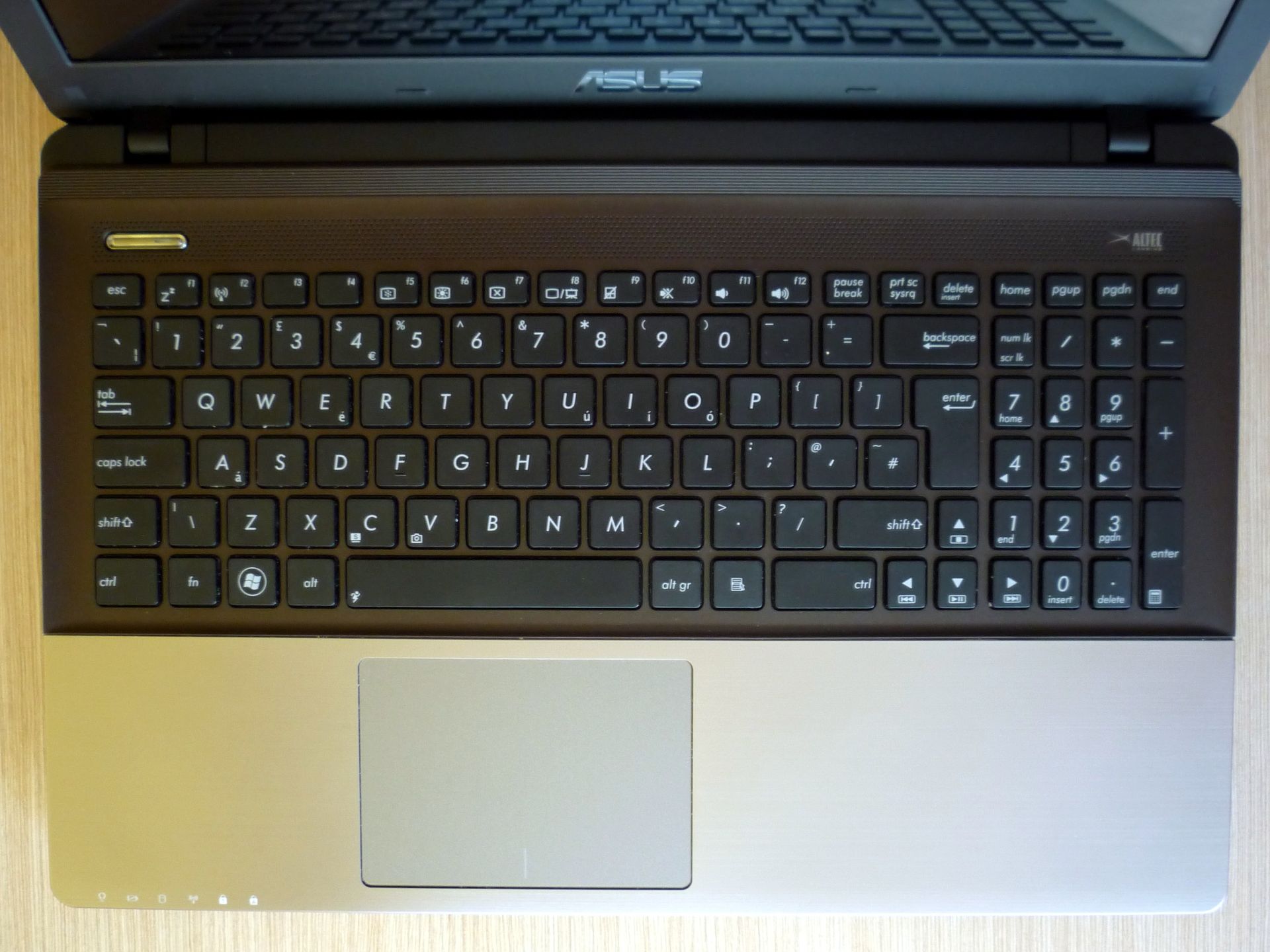 Asus K55 – średniak ze sporym potencjałem [test] 8