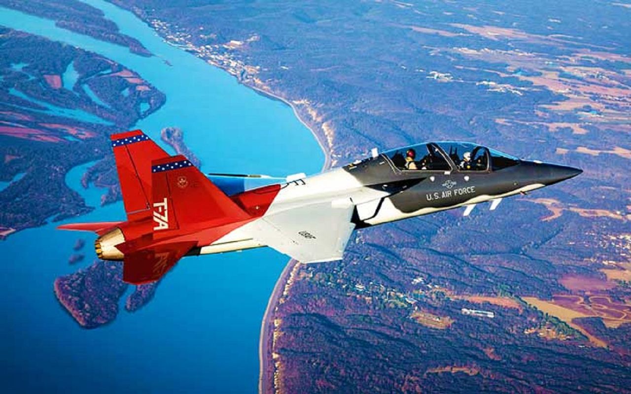 Boeing rozpoczyna produkcję samolotu T-7A Red Hawk. "Historyczny moment dla branży" - Boeing ogłosił rozpoczęcie montażu nowego samolotu T-7A Red Hawk