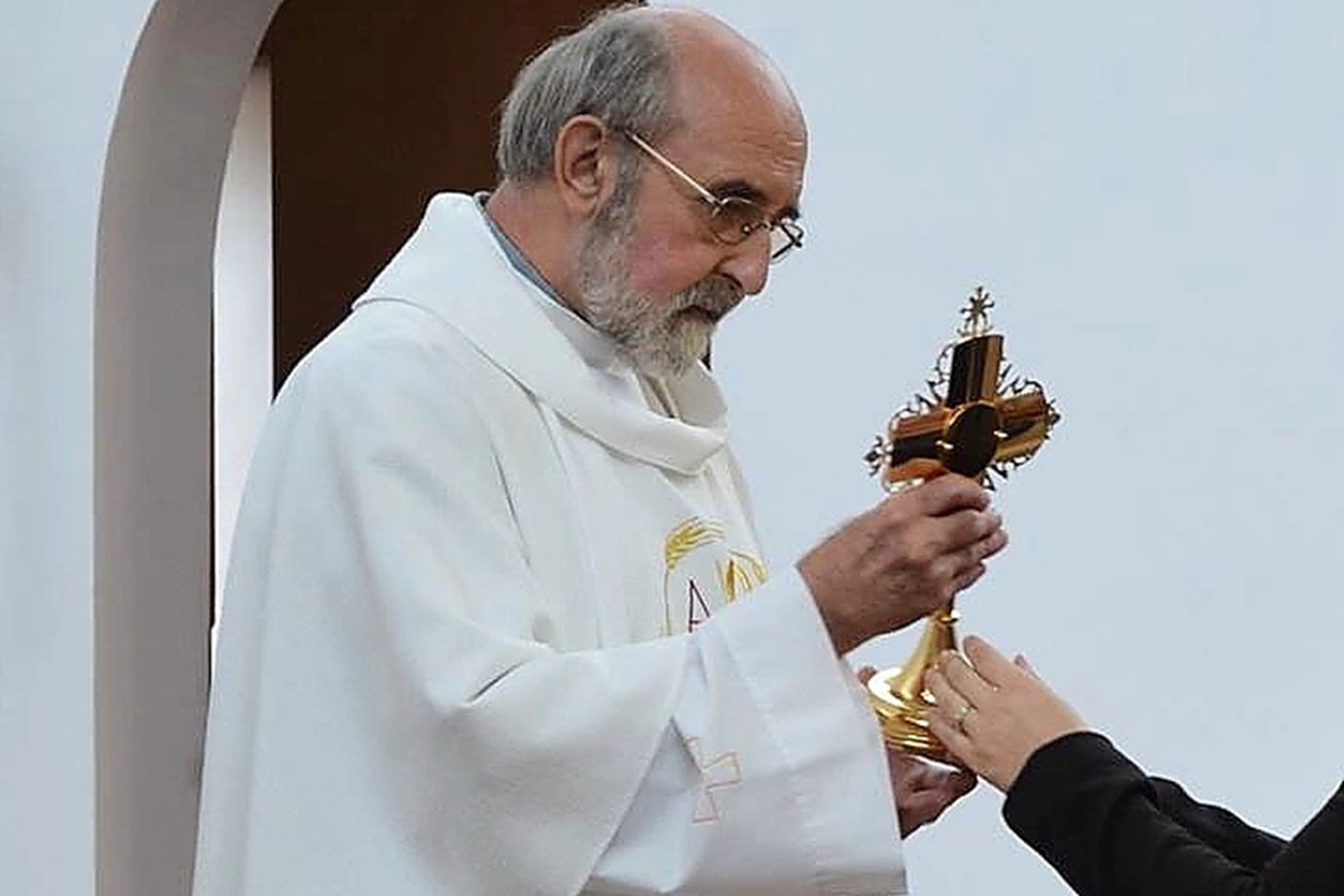 Brutalny napad na proboszcza Lachowicza. Był przyjacielem ks. Popiełuszki?