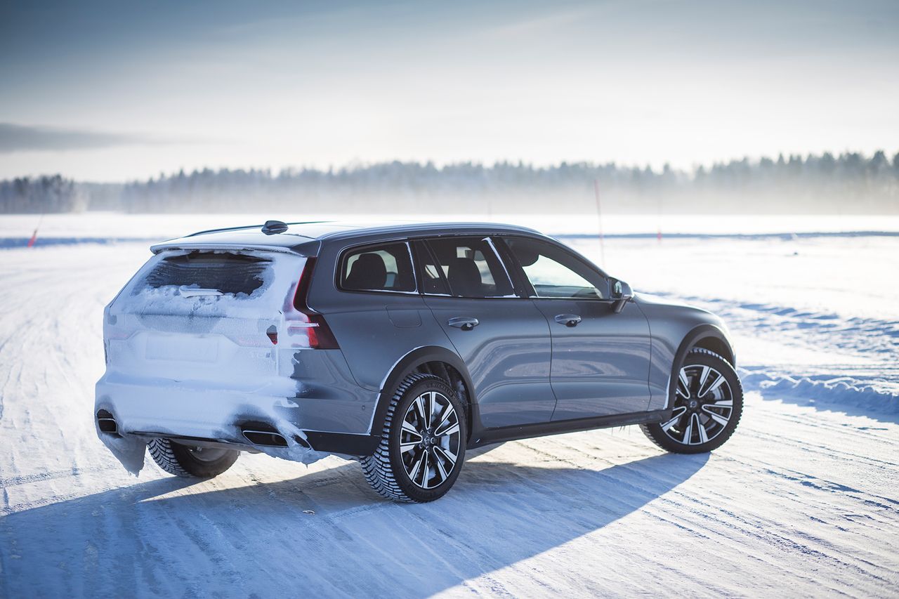 Volvo V60 Cross Country (2019) (fot. Mateusz Żuchowski)