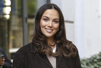 Krupińska zachwyciła w świątecznej stylizacji. Ale tylko spójrzcie na jej stopy