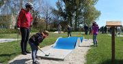 Minigolf wraca na Sopockie Błonia! Darmowa atrakcja znów dostępna