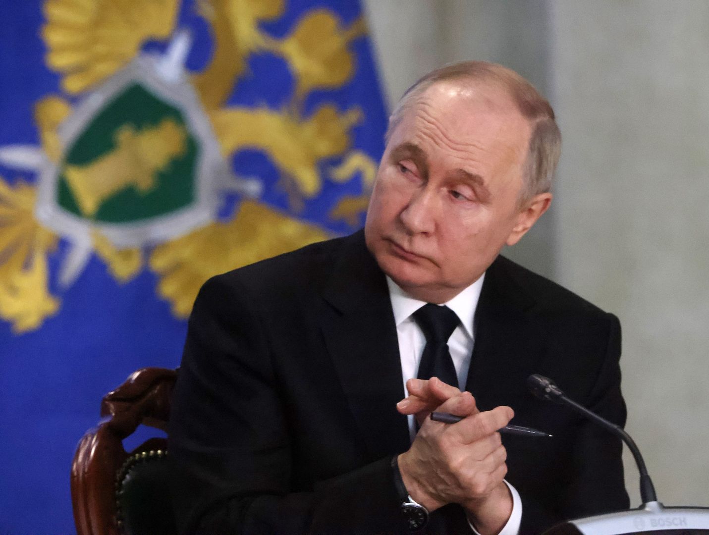 Ujawniono plany Władimira Putina. Czy odpowie na atak ISIS?