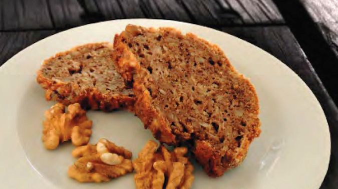 Jabłkowy chlebek z orzechami