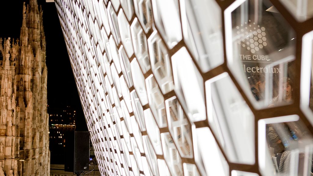 Electrolux The CUBE vs. Katedra w Mediolanie [wideo] 1