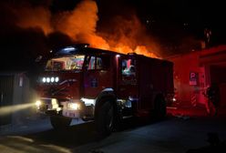 Ogromny pożar w Helu. Ogień objął remizę strażacką
