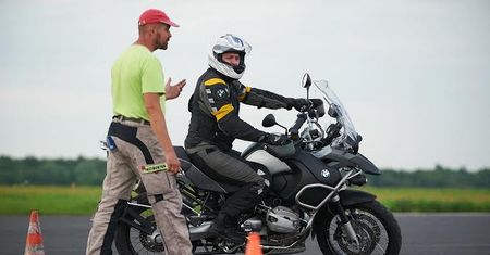 600 ccm na kursie: dobrze czy źle? Rozmowa z instruktorem motocyklowym