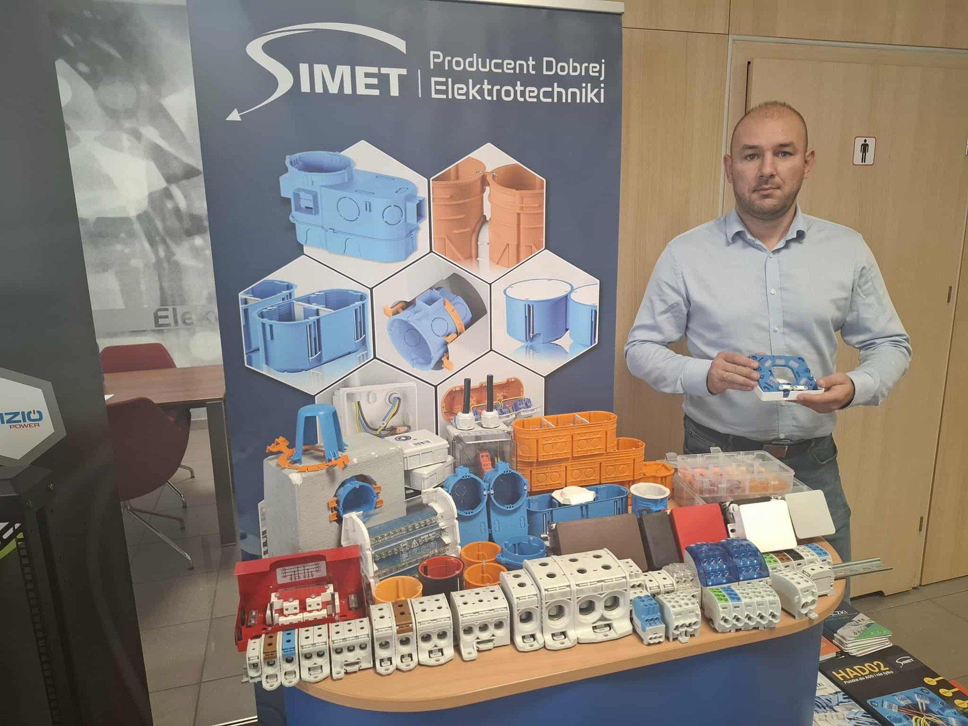W Poznaniu odbywają się targi elektrotechniczne organizowane przez hurtownię ElektRa