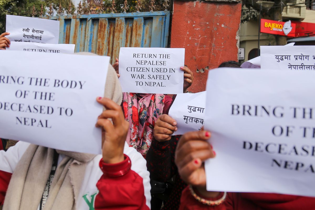We wtorek 6 lutego Nepalczycy protestowali przed rosyjską ambasadą w Katmandu