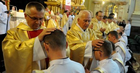 Dramatyczne dane dla Kościoła. Coraz mniej chętnych do kapłaństwa