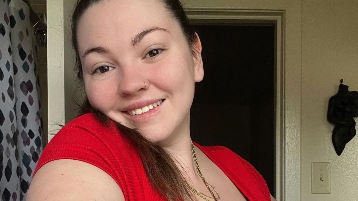 Lyla jest posiadaczką bardzo dużego biustu 