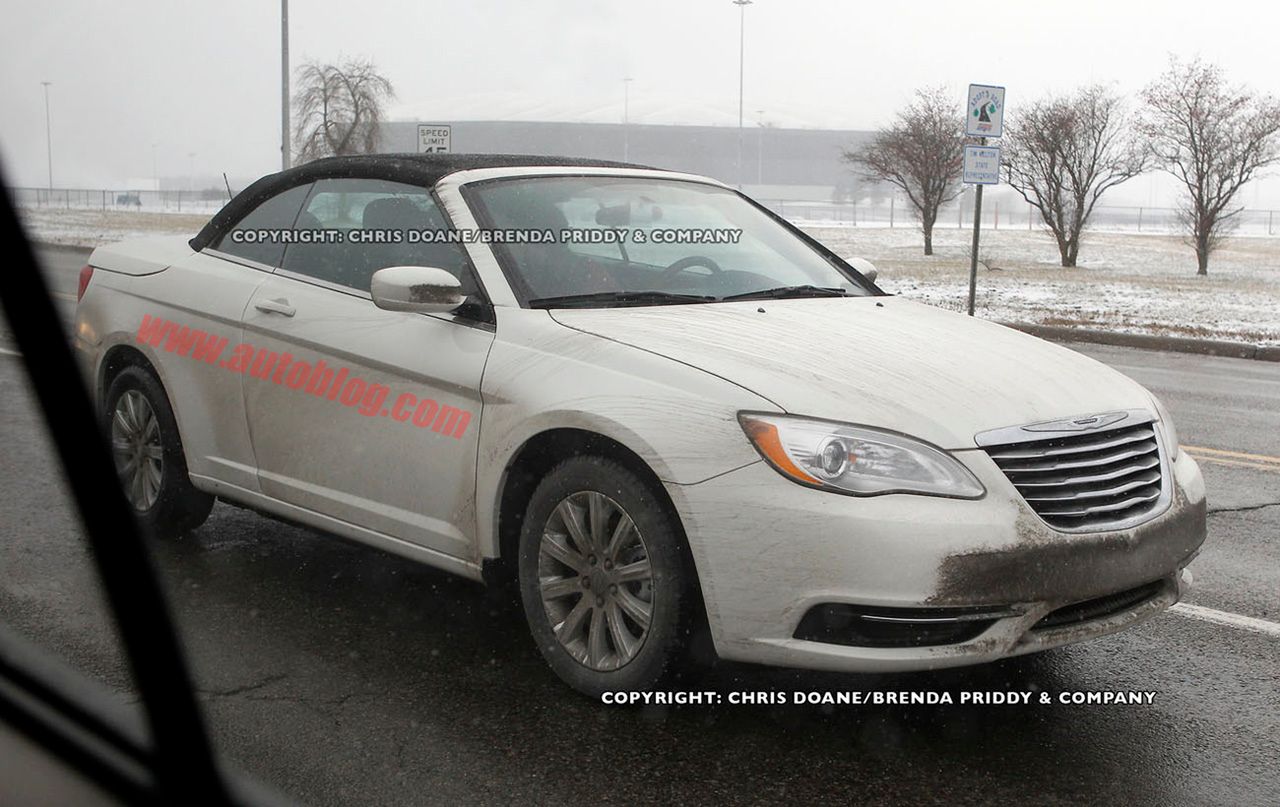 Chrysler 200 kabrio przyłapany przed premierą!