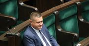 Media: Akcja służb na lotnisku. Wynosili posła PiS z samolotu