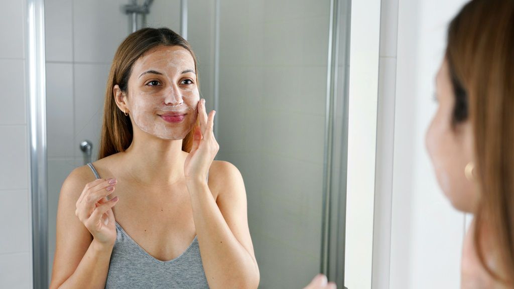 Kwas migdałowy działa nawilżająco, przeciwbakteryjnie i wygładzająco