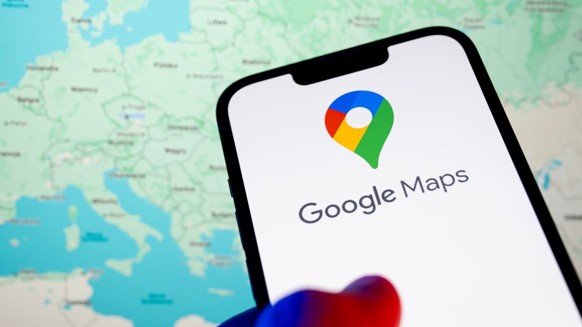 POLAND - 2025/01/11: In this photo illustration, a Google Maps logo seen displayed on a smartphone. (Photo Illustration by Mateusz Slodkowski/SOPA Images/LightRocket via Getty Images)