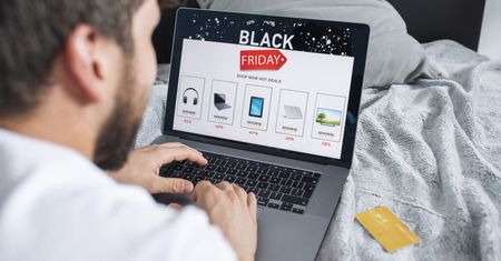 Black Friday a drożyzna. Polacy mniej kupują przez internet. Chińskie platformy rosną w siłę