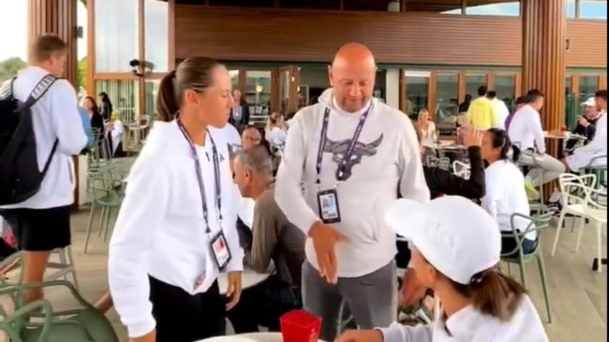 Iga Świątek w czasie obiadu w Wimbledonie